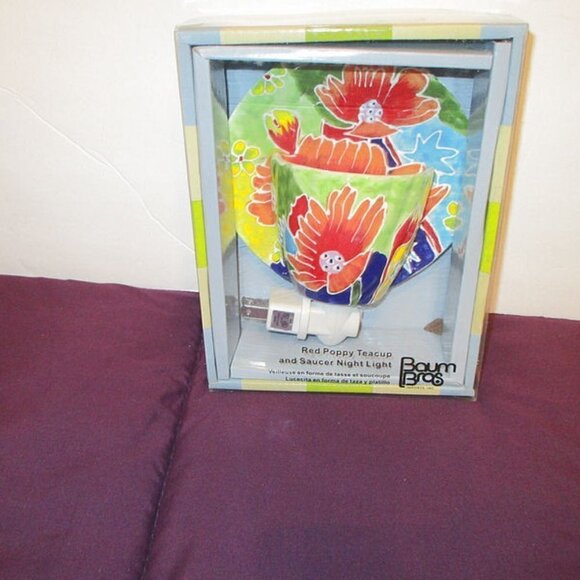 NIB Baum Brothers POPPY Red TEACUP & SAUCER Plug In NIGHTLIGHT Porcelain - Picture 2 of 4